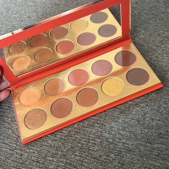 KKW Beauty Sooo Fire Eye Shadow Palette - Picture 3 of 3